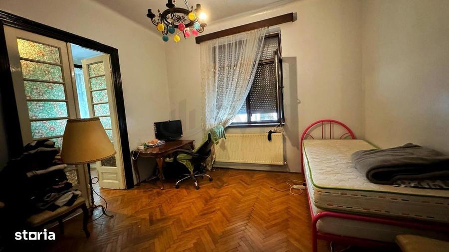Apartament cu 4 camere decomandat în Basarab