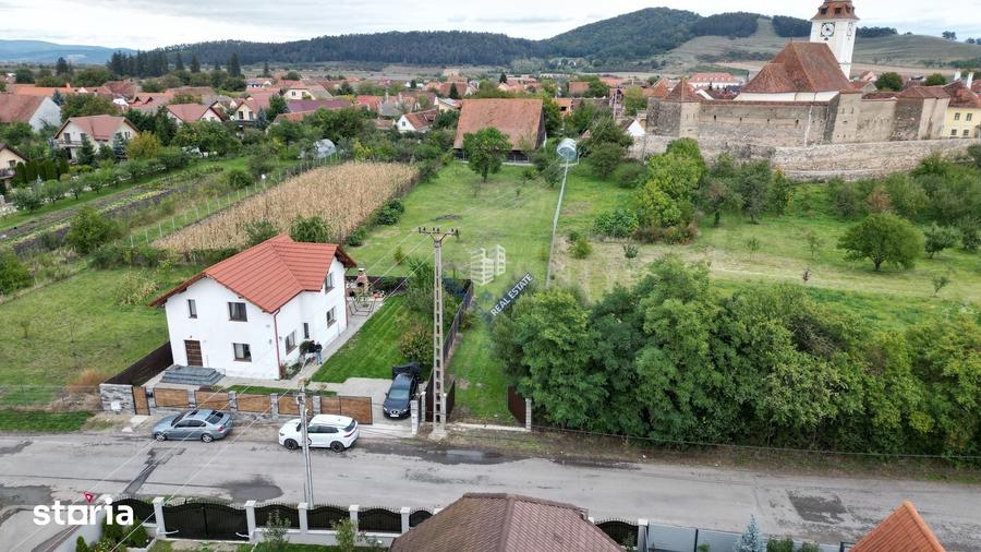 Teren de 1788 mp, în Sânpetru