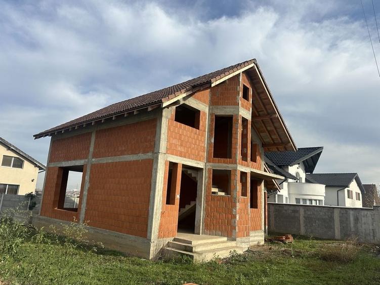 Casă cu 4 camere în Central