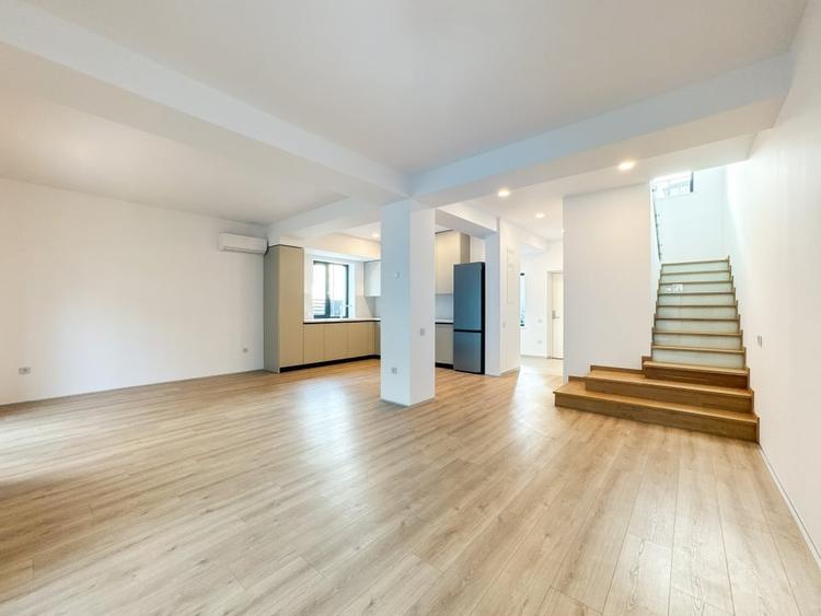 Duplex cu 4 camere cu Canalizare în Vest