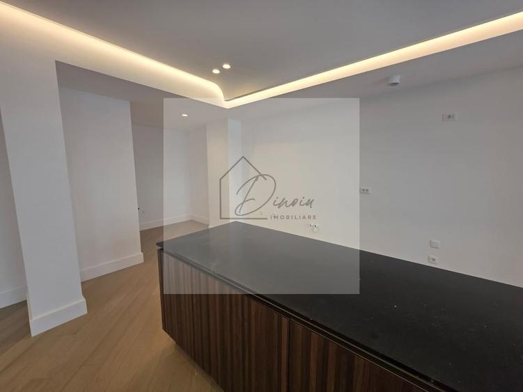 Apartament cu 4 camere decomandat, mobilat în Central