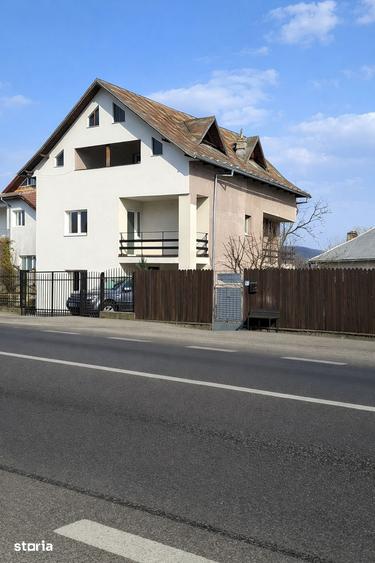 Casă cu 4 camere cu Teren 376 Mp în Traian