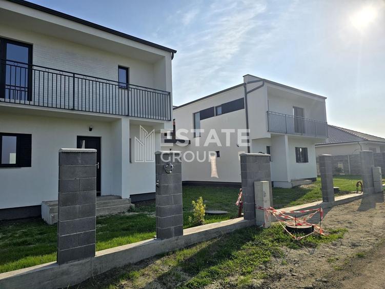Duplex cu 5 camere cu Canalizare în Dumbrăvița