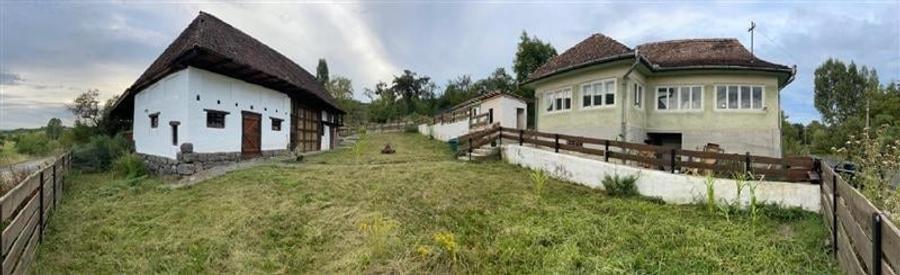 Casă individuală cu 4 camere cu Teren 1550 Mp în Cându