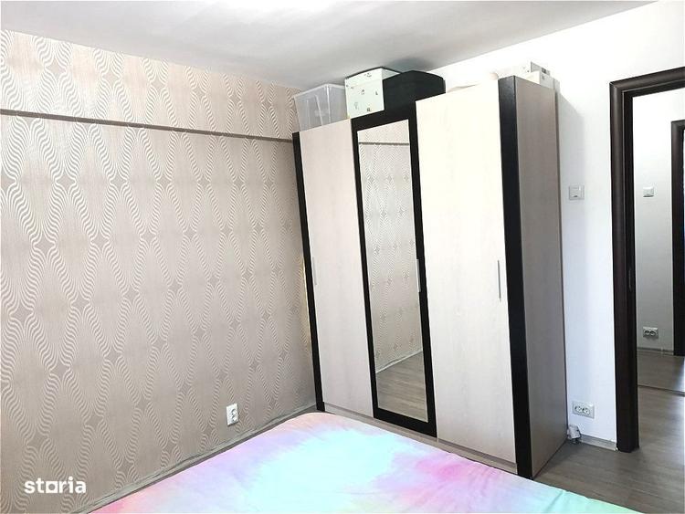 Apartament cu 3 camere semidecomandat în Titan