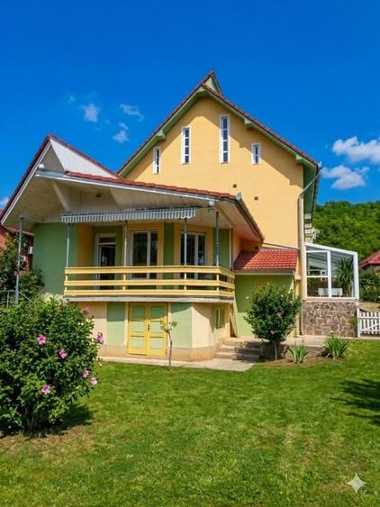 Casă individuală cu 4 camere cu Canalizare în Târnăveni