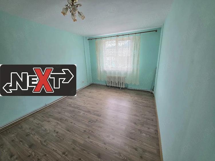 Apartament cu 3 camere decomandat în Mărăței