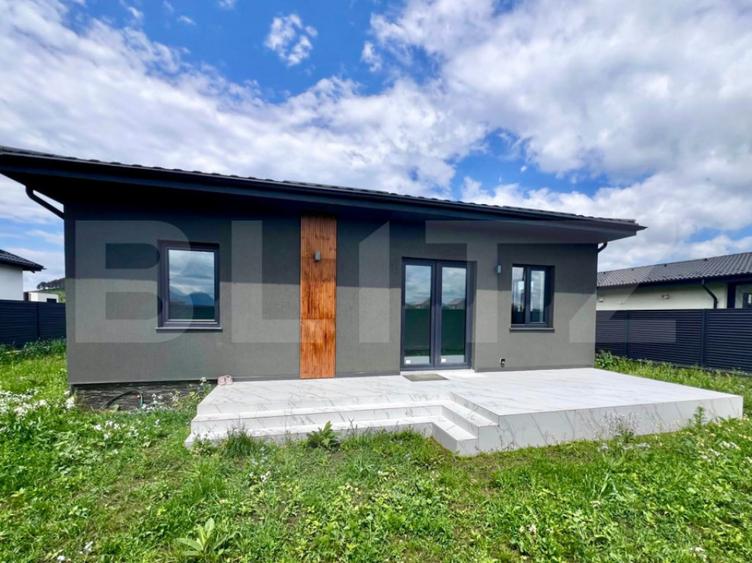 Casă cu 4 camere cu Teren 500 Mp în Sânpetru