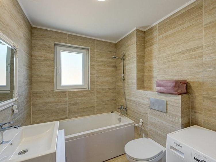 Casă individuală cu 3 camere cu Canalizare în Ștefăneștii de Jos