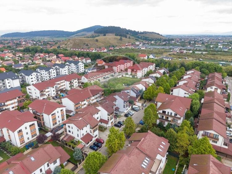 Apartament cu 3 camere semidecomandat în Sânpetru