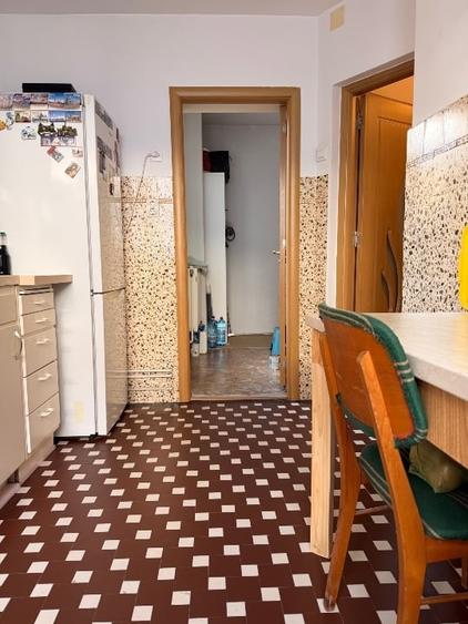 Apartament cu 4 camere decomandat, mobilat în Dacia