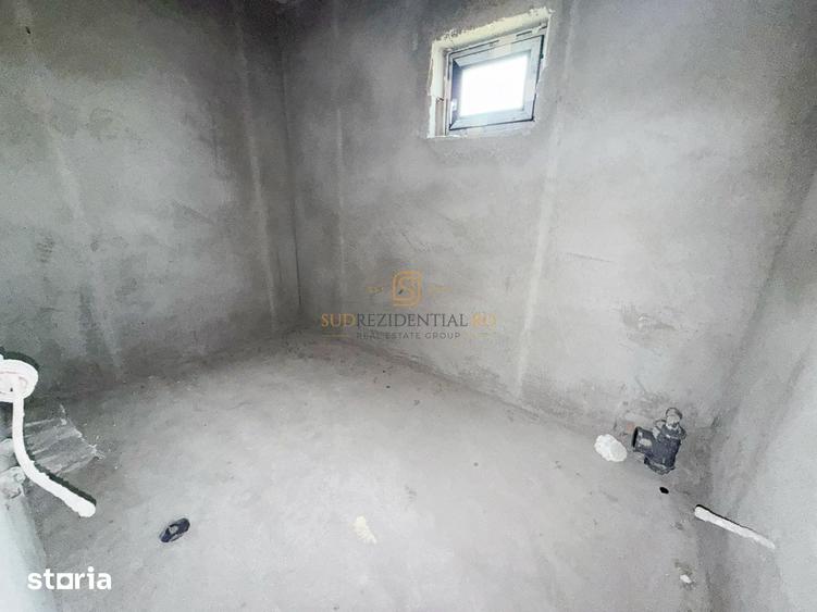 Casă cu 5 camere cu Teren 334 Mp în Vidra