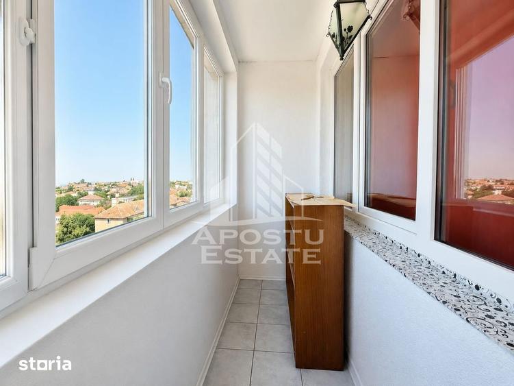 Apartament cu 2 camere, mobilat în Boul Roșu