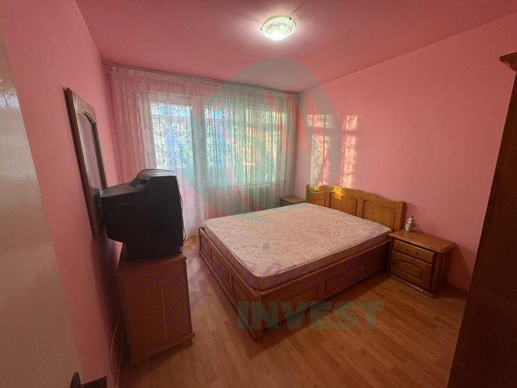 Apartament cu 3 camere semidecomandat, mobilat în Ozana