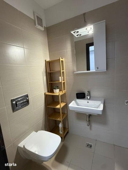 Apartament cu 3 camere în Tei
