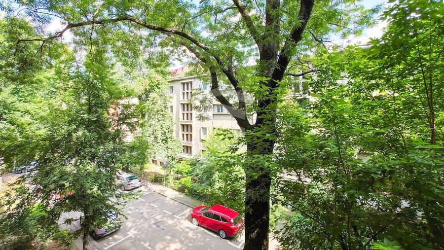 Apartament cu 3 camere decomandat în Ferentari