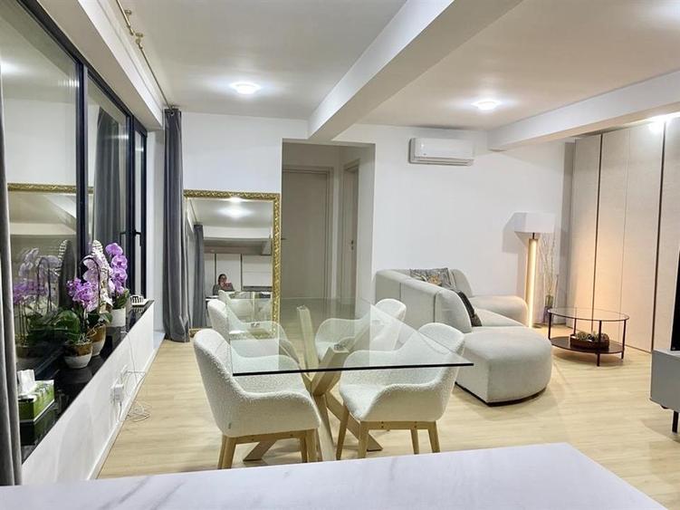 Apartament cu 4 camere decomandat, mobilat în Iancu Nicolae