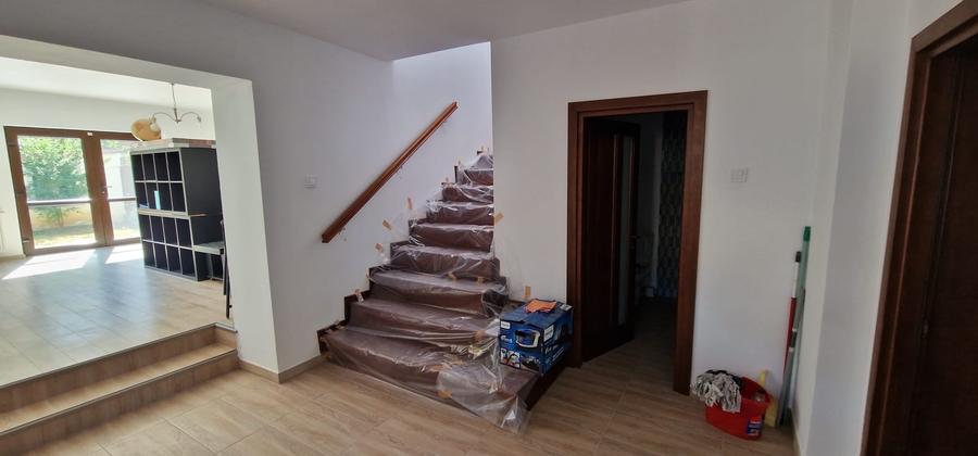Casă individuală cu 3 camere cu Canalizare în Bucureștii Noi