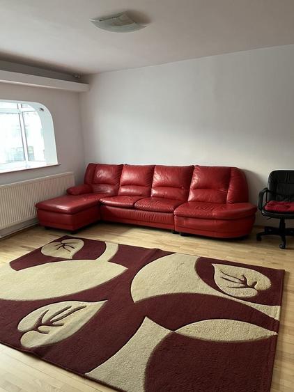 Apartament cu 2 camere decomandat în 1 Decembrie