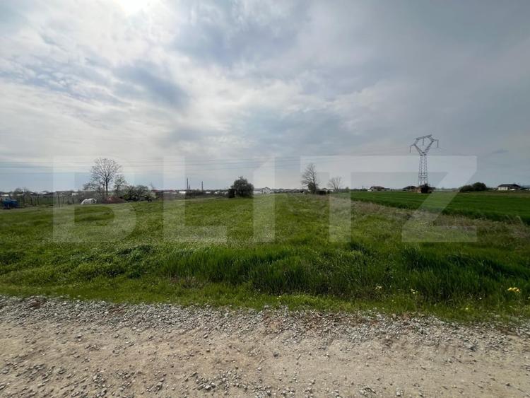 Teren Construcții intravilan de 3800 mp, în Exterior Nord