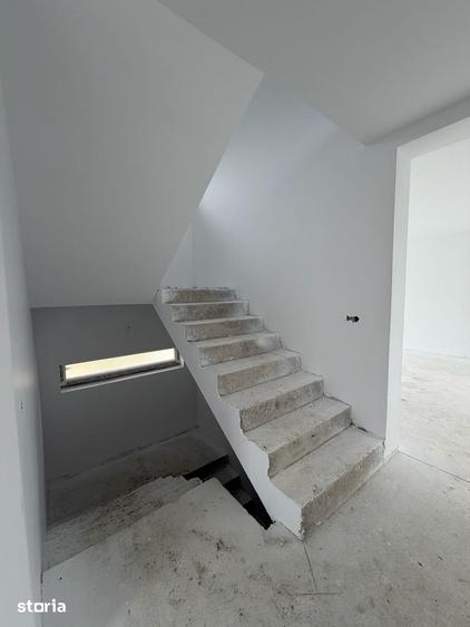 Casă cu 4 camere cu Teren 330 Mp în Ștrand