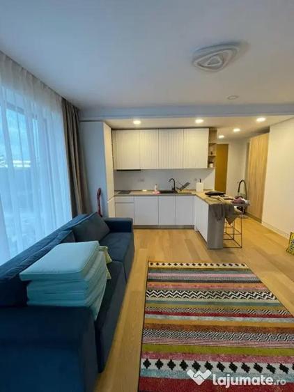 Apartament cu 3 camere decomandat în Mangalia