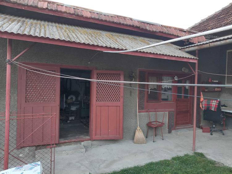 Casă cu 3 camere în Central