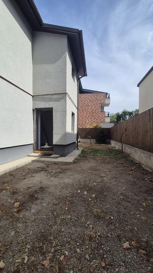 Casă individuală cu 3 camere cu Teren 200 Mp în Lacul Tei