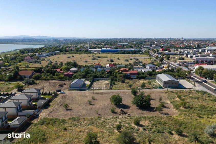 Teren de 690 mp, în Vânători