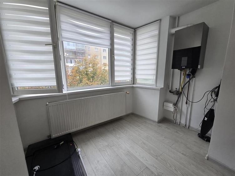Apartament cu 3 camere decomandat în Griviței