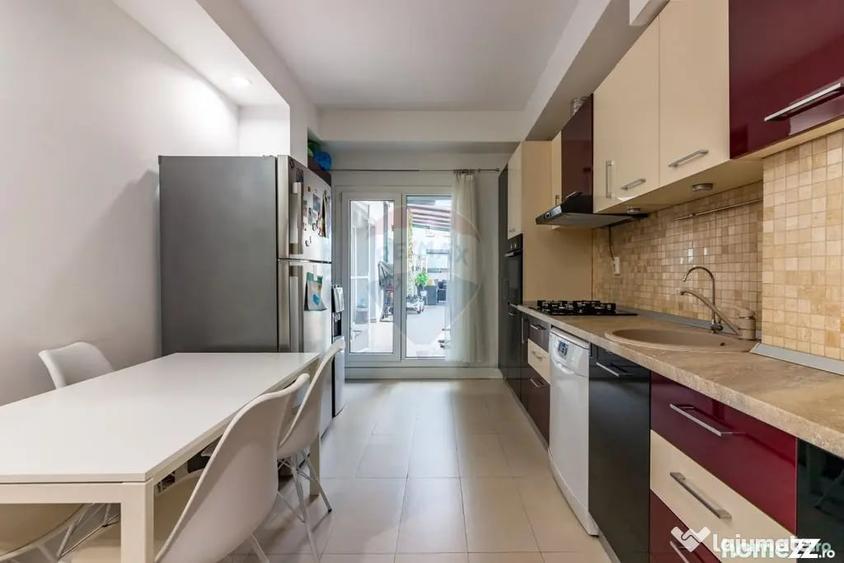 Apartament cu 4 camere decomandat în Ștefăneștii de Jos