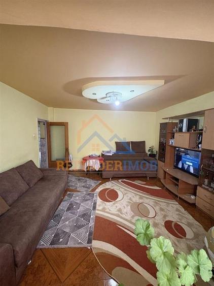 Apartament de vanzare cu 3 camere, zona 13 Septembrie - 2