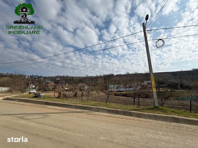 Teren de 1800 mp, în Miroslava