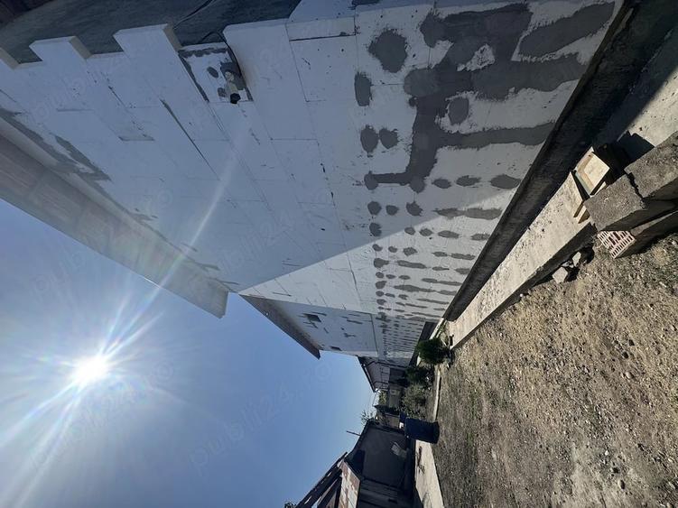 Casă cu 4 camere cu Teren 780 Mp în Exterior Vest