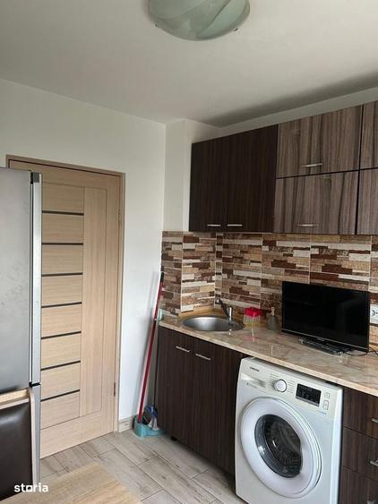 Apartament cu 3 camere semidecomandat în Colentina
