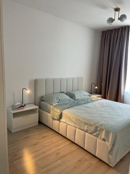 Apartament cu 2 camere semidecomandat în Tei