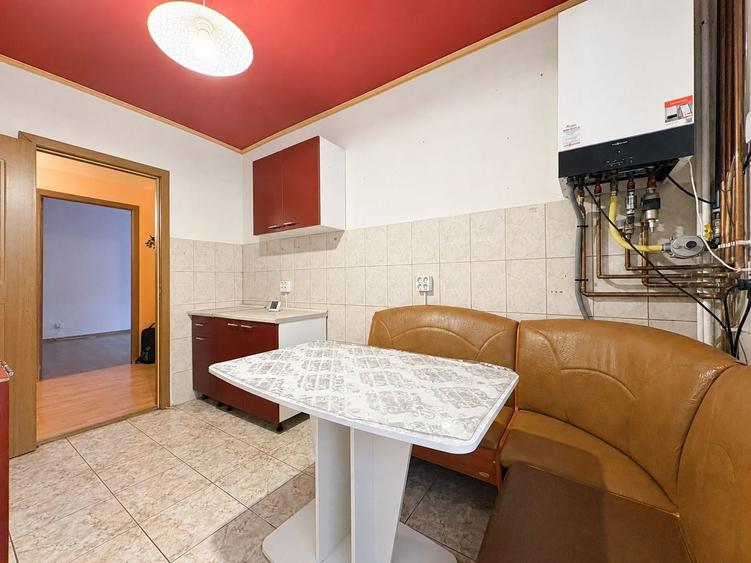 Apartament cu 3 camere decomandat, mobilat în Aradului