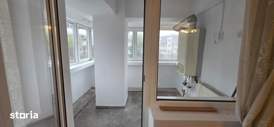 Apartament cu 3 camere decomandat în Energiei