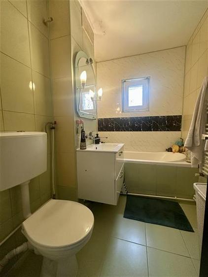Apartamente 3 Camere Decomandat, Etaj 2, Zona KM 5 - 17