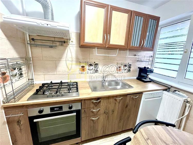 Apartament cu 2 camere decomandat, mobilat în 9 Mai