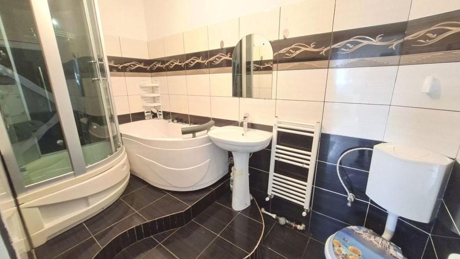 Apartament cu 3 camere decomandat în Ștefănești