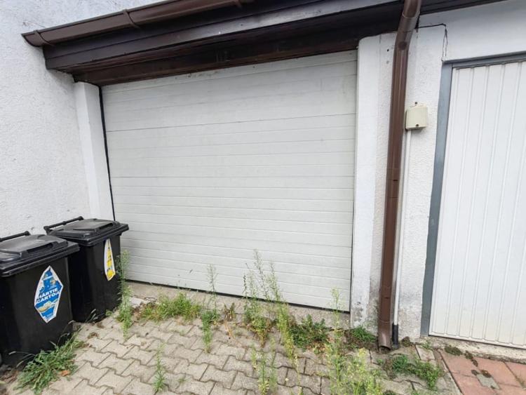 Casă cu 4 camere cu Teren 246 Mp în Florești