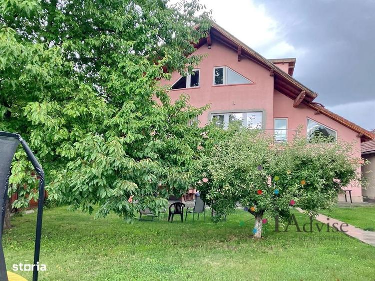 Casă cu 4 camere în Cristian