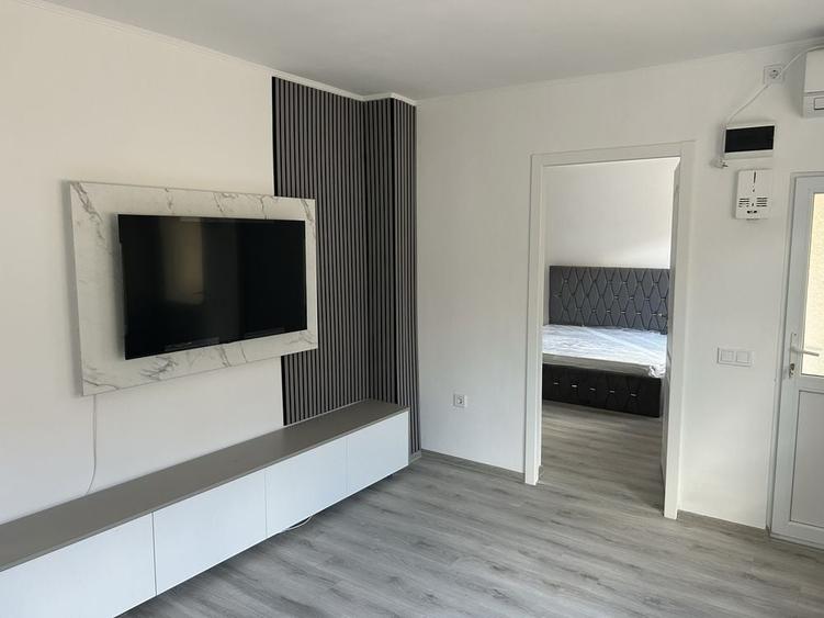 Casă cu 4 camere cu Teren 1200 Mp în Central