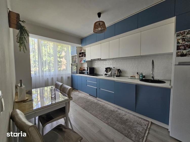 De vanzare apartament cu 4 camere Centru, Str. Mileniului - 7