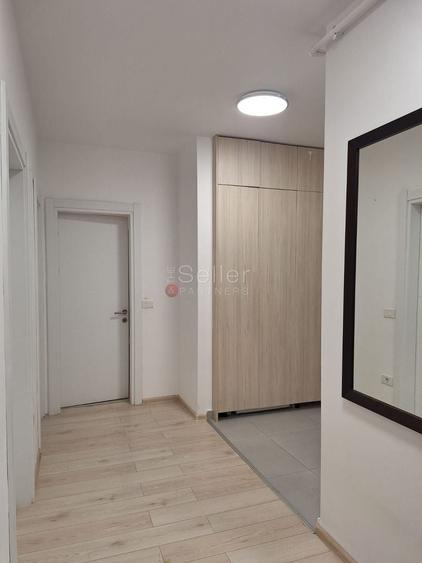 Apartament cu 2 camere decomandat, mobilat în Tractorul