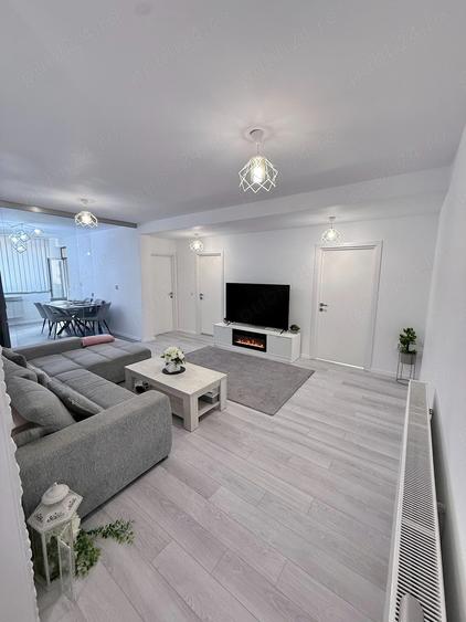 Apartament cu 3 camere decomandat în Florești