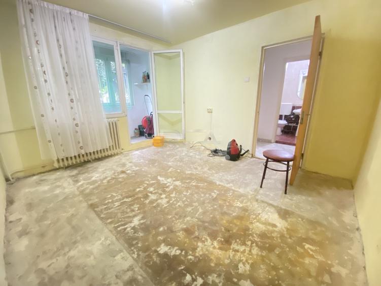 Apartament cu 3 camere decomandat, mobilat în Rahova