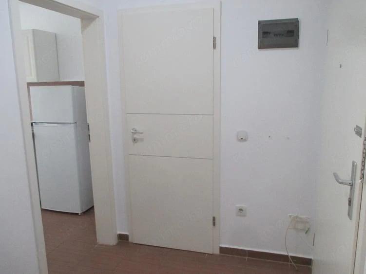 Garsonieră decomandată în Avantgarden