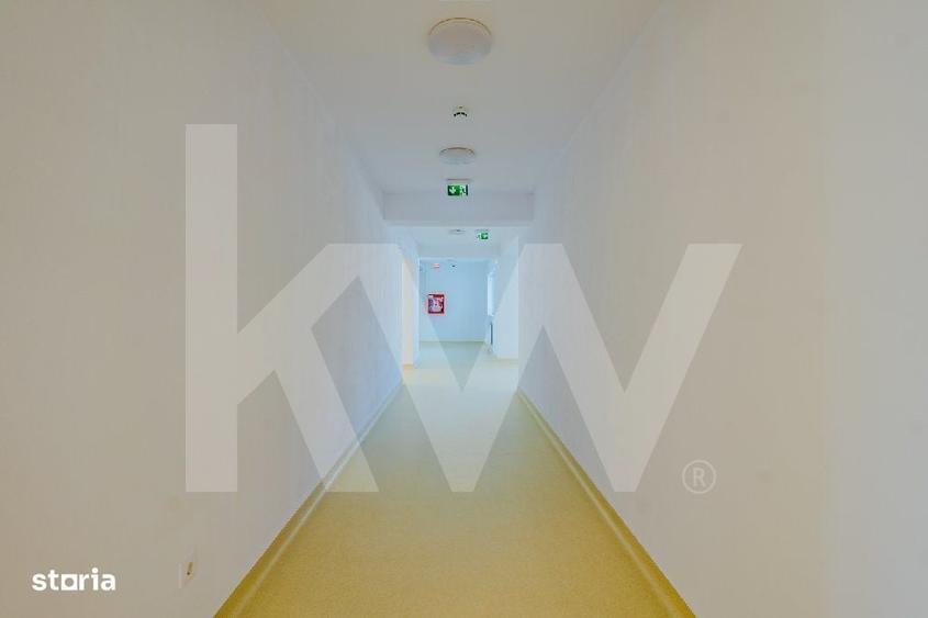 Spațiu comercial, de 790 mp, în Petrești
